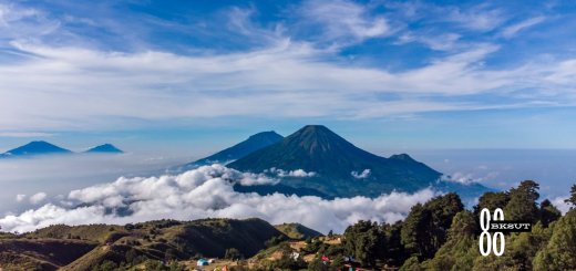 Kenapa Gunung Prau Jadi Destinasi Sunrise Paling Populer di Dieng