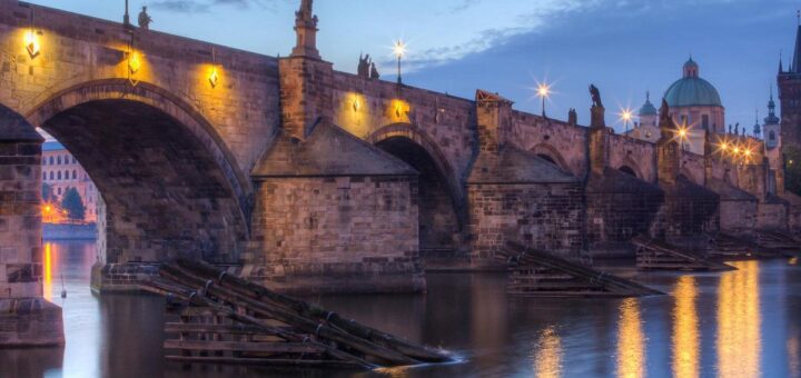 charles-bridge-karluv